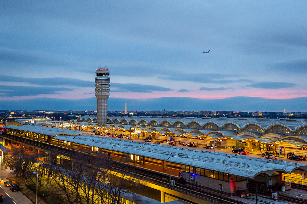 FAA Prohibe Vuelos de Helicópteros a Baja Altitud en la Ruta de Aterrizaje del Aeropuerto Nacional de Washington