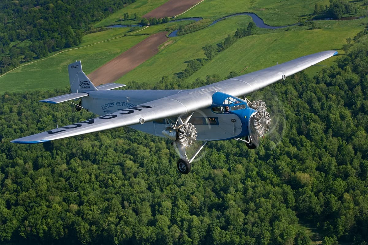 Volando en la Historia: La Oportunidad de Experimentar el Ford Tri-Motor Airliner Vintage